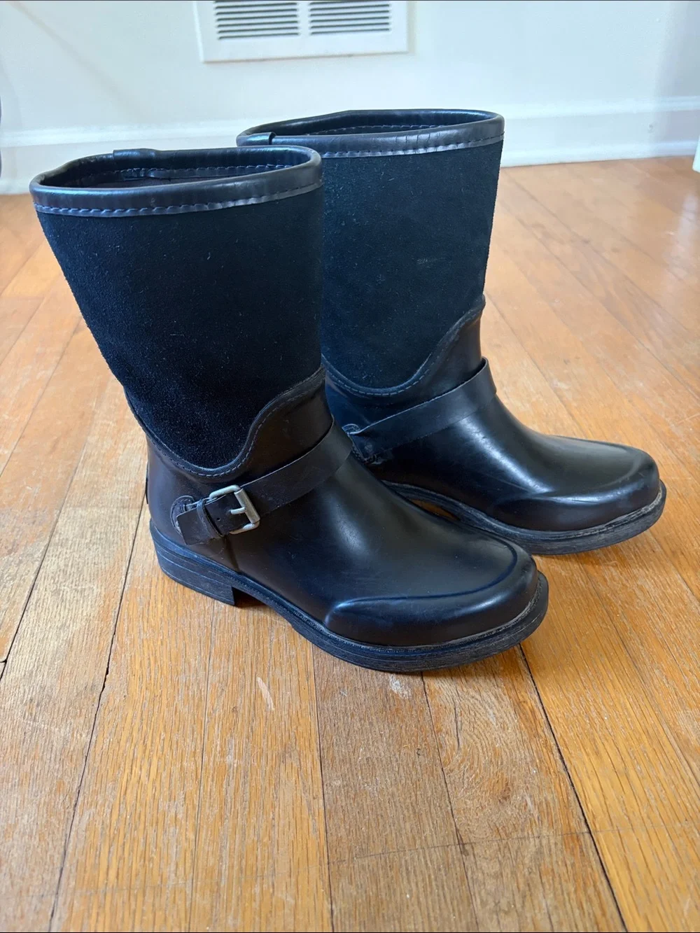 UGG SIVADA Black Leather & Suede Mid-Calf Buckle Boots Rubber